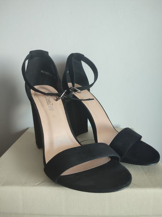 Sandały na obcasie 36 jak nowe