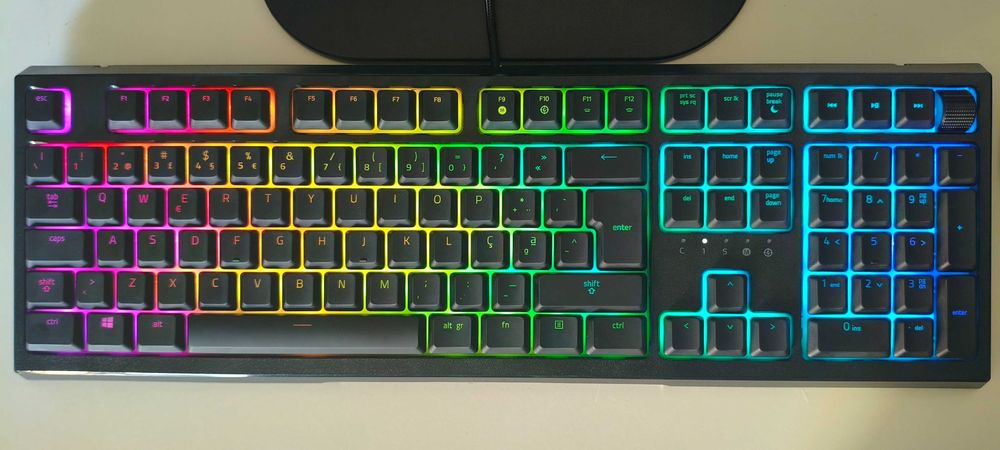 ASUS Desktop PC with Intel Core i5-4440 + 27" Monitor + Razer Ornata V2 Keyboard64283843261443123