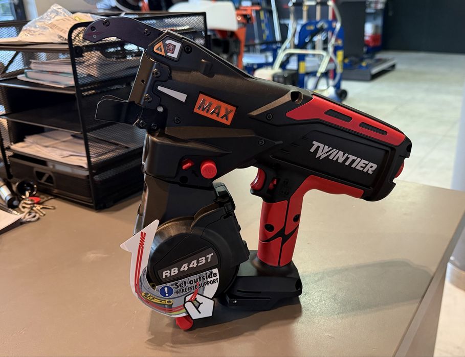 Wiązarka do zbrojeń MAX Twintier RB443T 14,4 V 2 akumulatory tjep