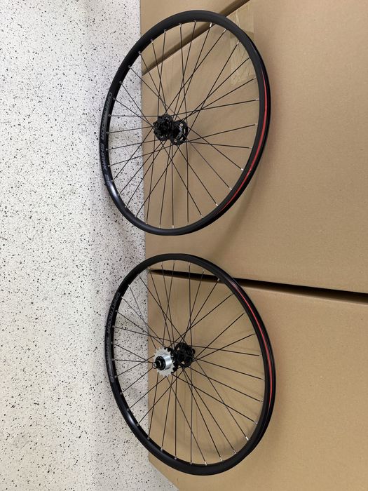 Koła rowerowe 26” DIRT Reverse/Hassns PRO7 GŁOŚNE Dartmoor Sapim
