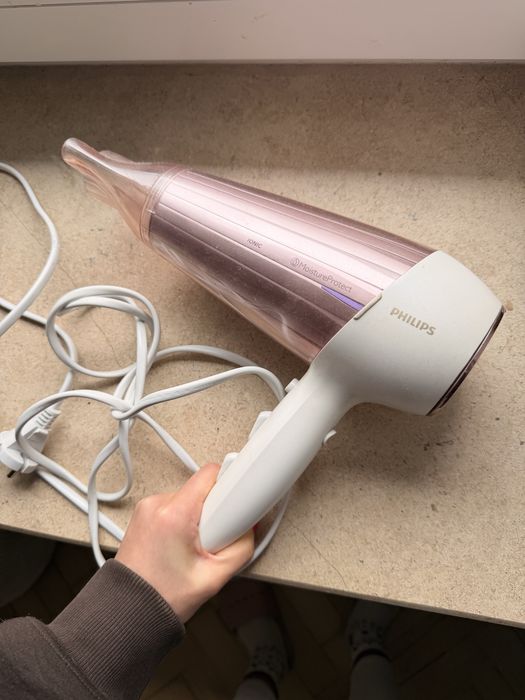 Фен Philips IONIC MOISTURE protect