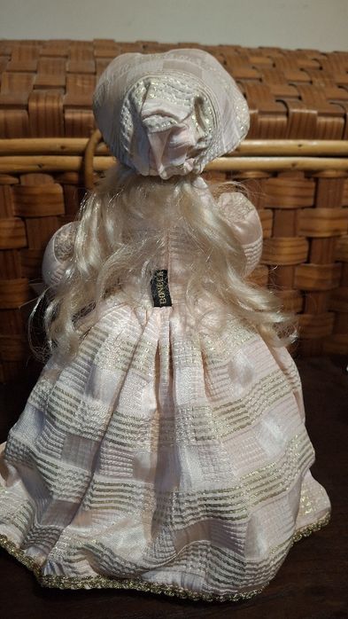 Boneca de coleção em Porcelana