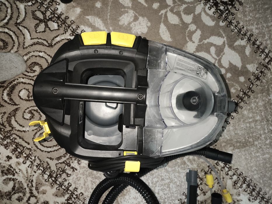 Продам Karcher Puzzi 8/1 — як новий, ще на гарантії!