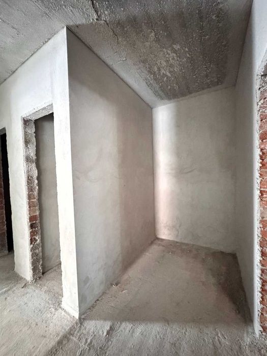 Продаж двокімнатної квартири біля озера