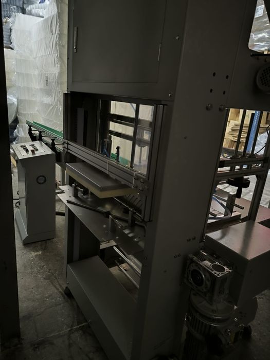 Máquina  Enfardadora C/Alimentaçao Lateral