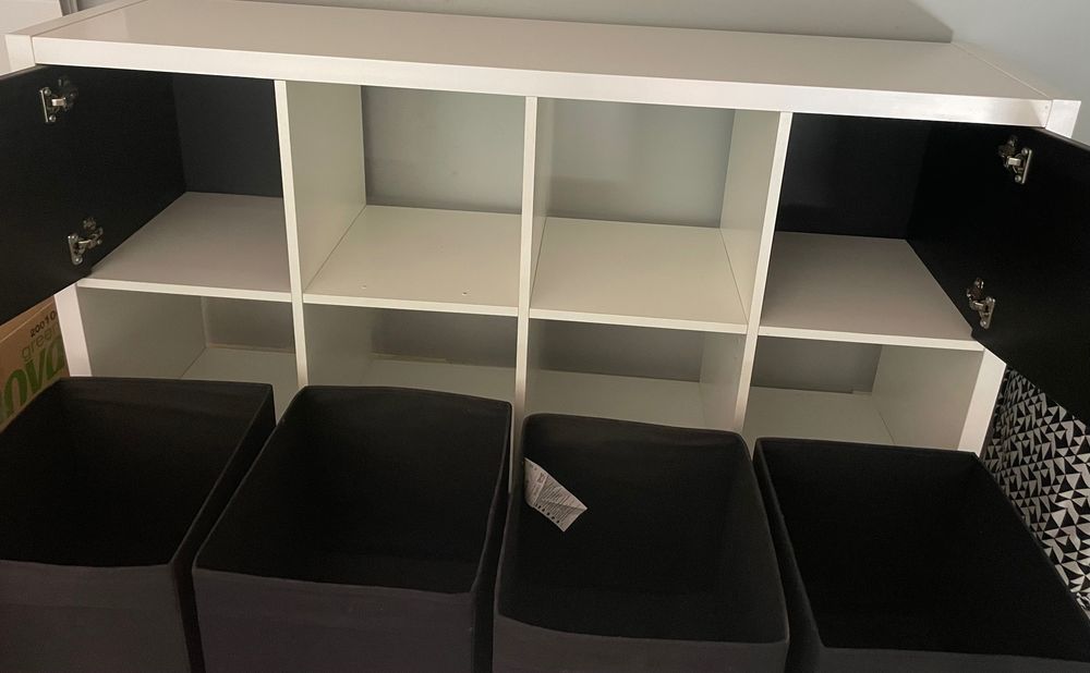 Movel branco com rodas