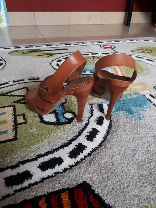 Skórzane buty ZARA ,sandały, szpilki 36