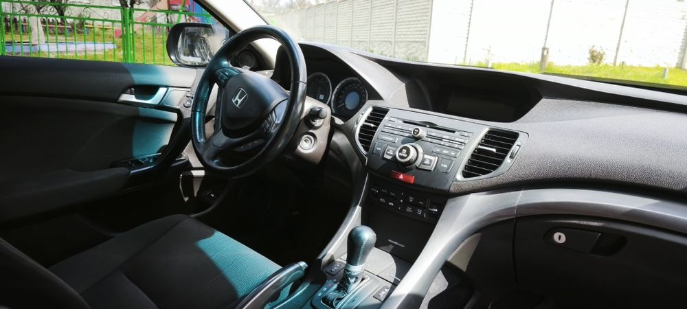 Продам авто honda accord 2012