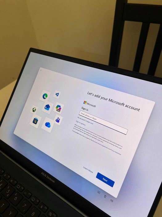 ASUS Zenbook 14 OLED | i7 Evo | 16GB | 1TB | Como novo