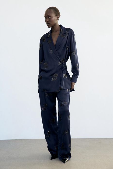 Атласний костюм Zara з паєтками (блейзер-кімоно + штани)