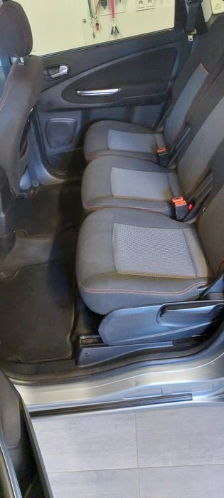 Sprzedam Ford s-max prywatne.  179 tys km