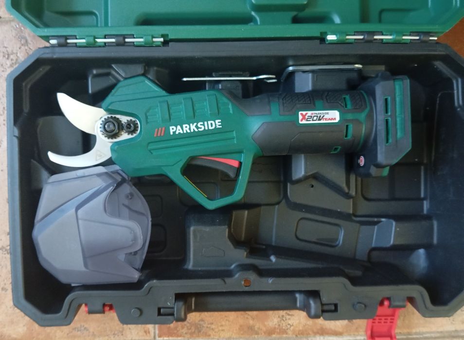 Tesoura de poda a bateria 20V Parkside