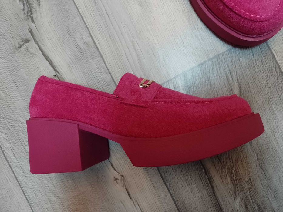 (40)  Różowe, Zdobione mokasyny czółenka na platformie, Nowe