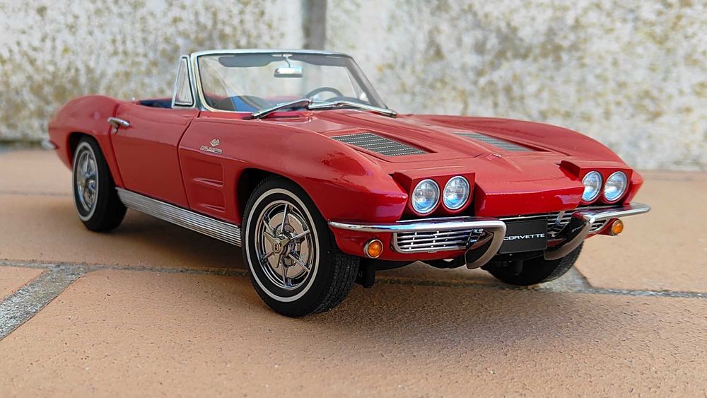 Chevrolet Corvette C2 Stingray Convertible AutoArt 1/18