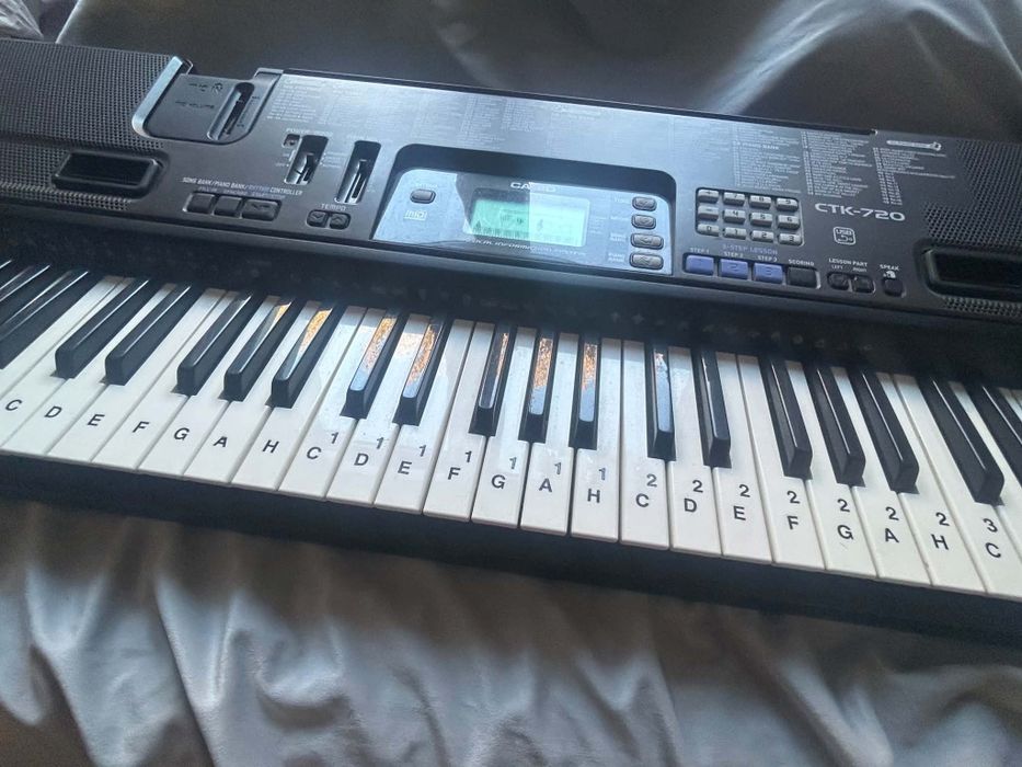 MEGA ZESTAW: Keyboard Casio CTK-720 (61 klawiszy) + Stelaż + Pokrowiec + Kurs!