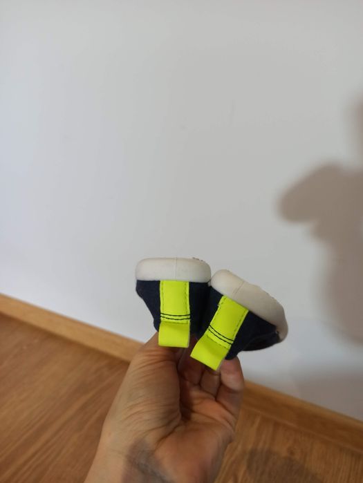 Trampki kapcie papcie 22