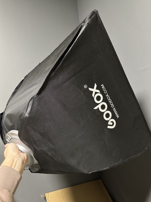Продам софтбокс Godox з сотами стан нового