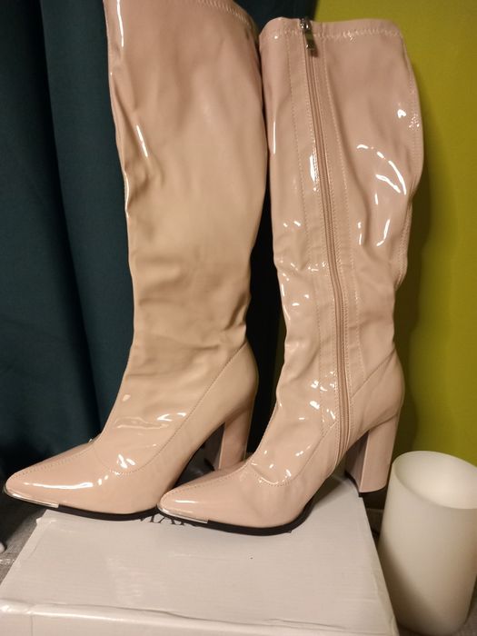 Buty kozaki na obcasie lakierowane nowe rozm 39