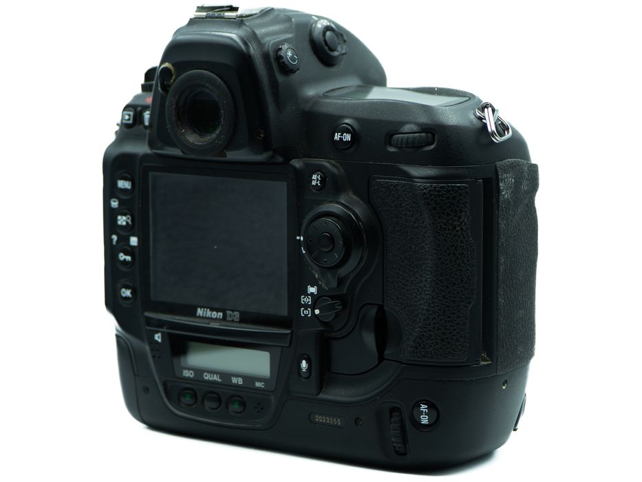 Lustrzanka Nikon D3 korpus z ładowarką - przebieg 155882