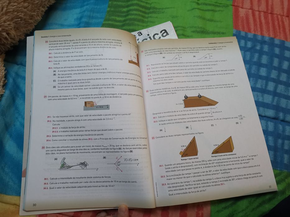 Caderno de atividades novo e de laboratório de Física de 10 ano