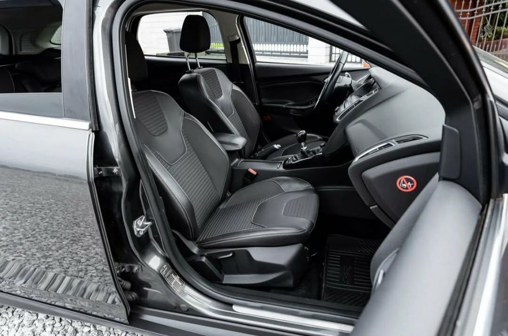 Ford Focus MK3 Titanium .. BOGATE WYPOSAŻENIE...