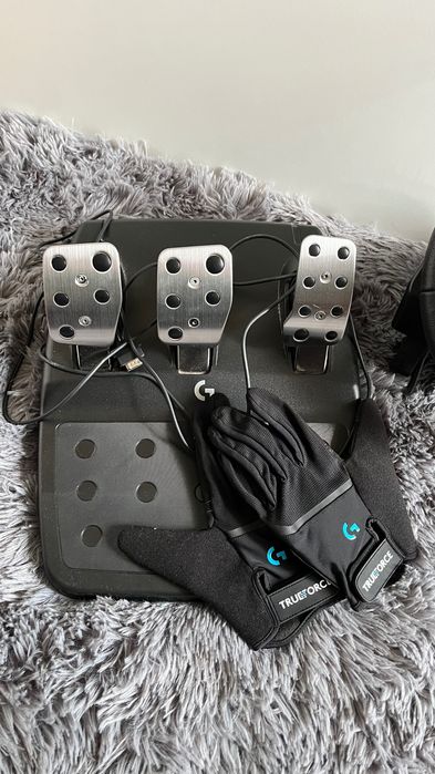 Volante Logitech g923 + Logitech Shifter