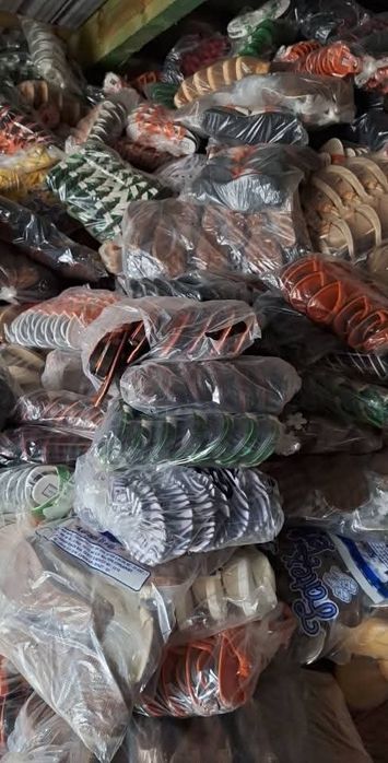 Klapki i japonki damskie 1 zł para nowe