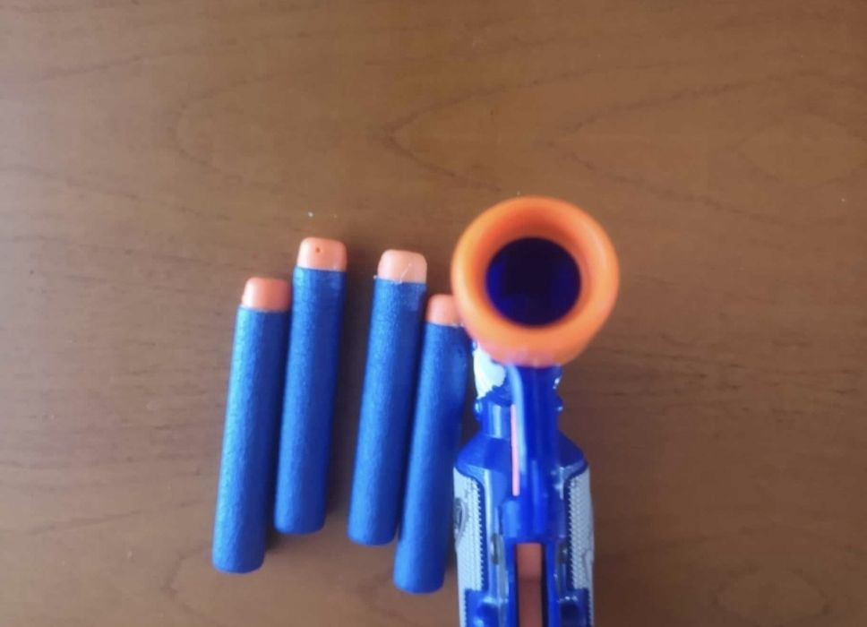 nerf n-strike jolt blaster + 2 strzałki + 2 strzałki zapasowe