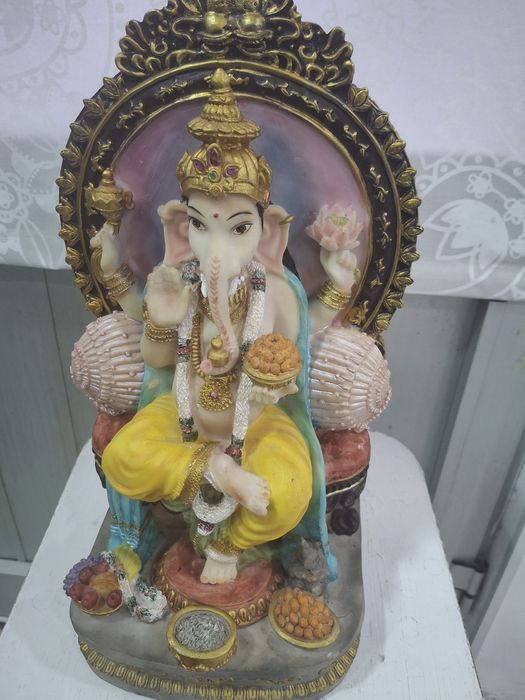 Estatueta Ganesha multicolorida