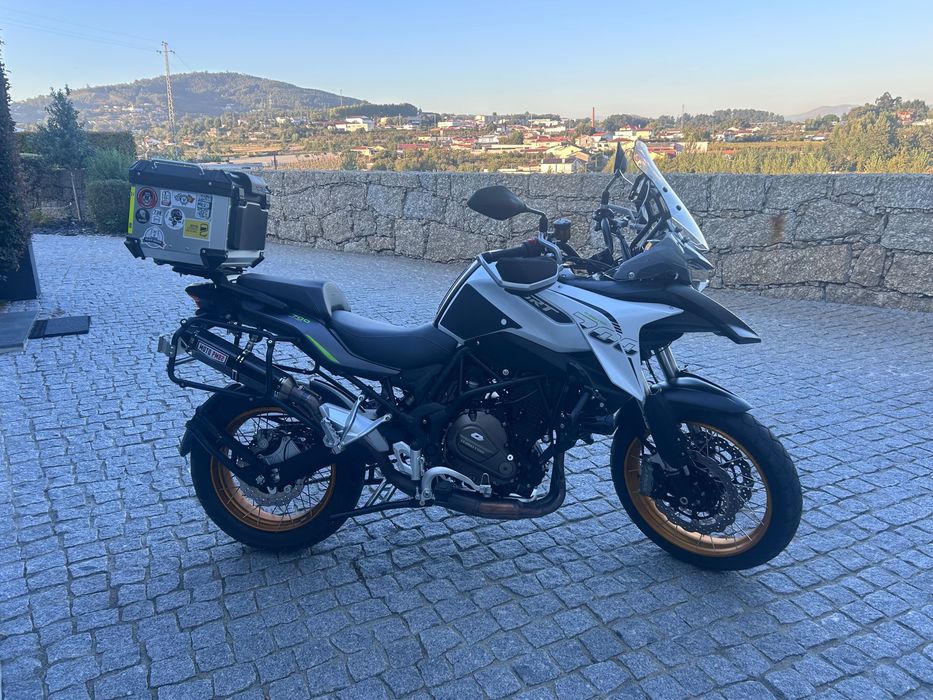 Mota Qj srt 700 x