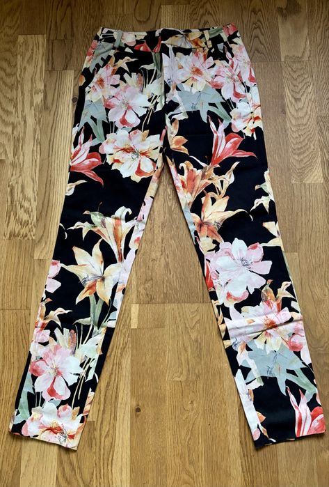 Nowe spodnie Zaraz Basic rozm 34