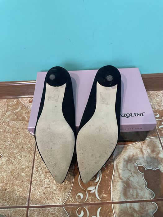 Туфлі Carlo Pazolini та crocs
