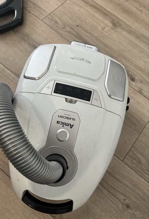 Odkurzacz AMICA suracon 700 W
