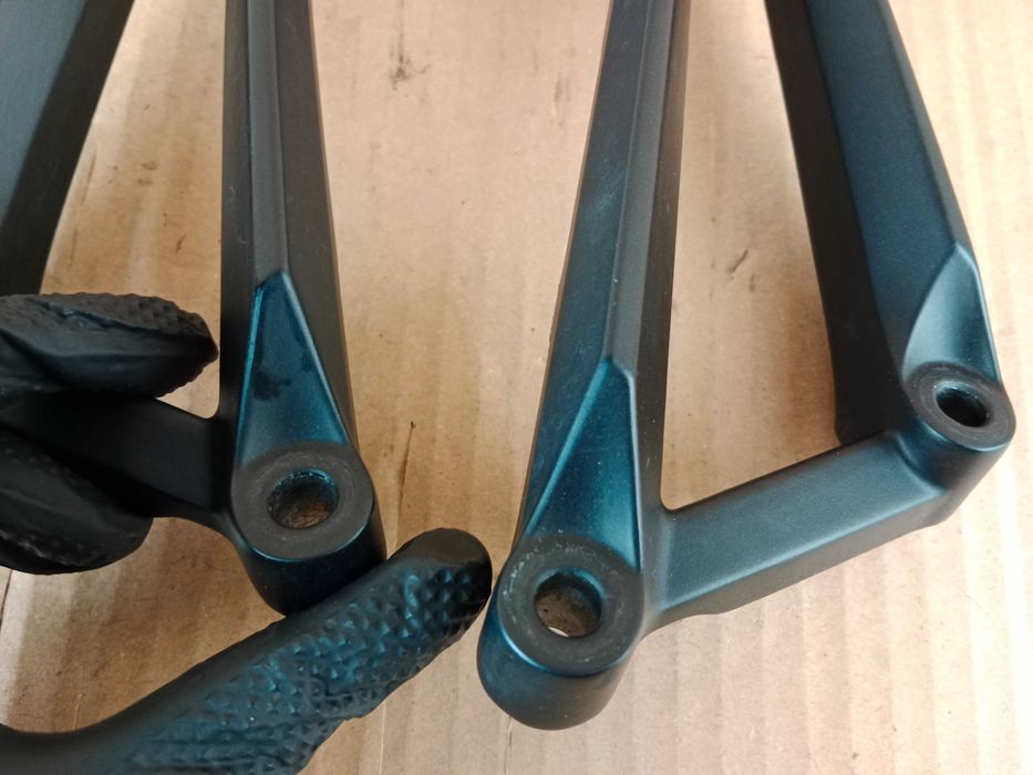 Yamaha YZF R3 Sety Pasażera Set Prawy Lewy Podnóżki Podnóżek Tył 19-24