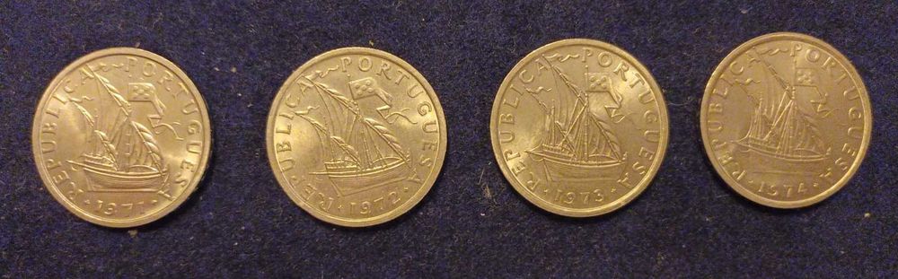 Lote 8 Moedas 10$00 - 1971 a 1974