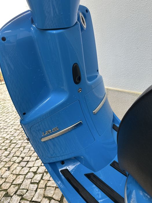 Moto semi nova cheirando a novo