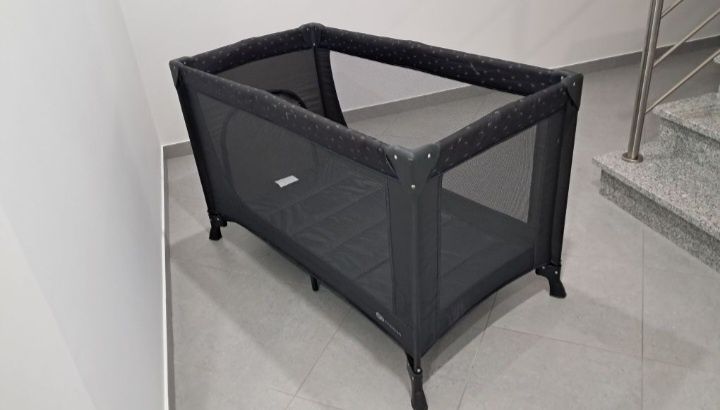 Berço portátil de bebe ( sem Colchão)