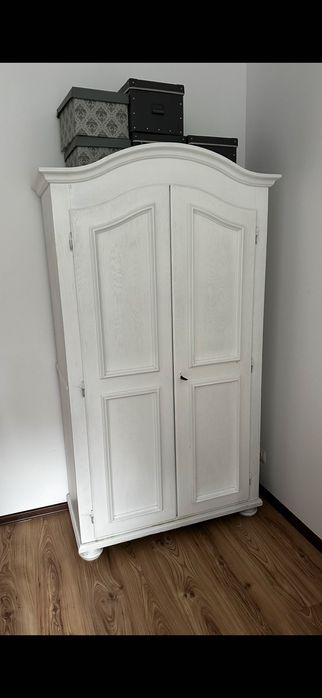 Szafa drewniana biała