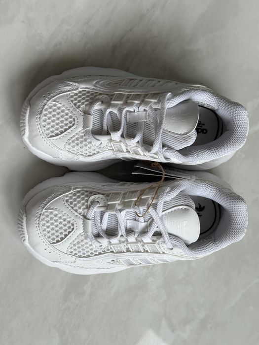 Деские кроссовки Adidas Ozmillen