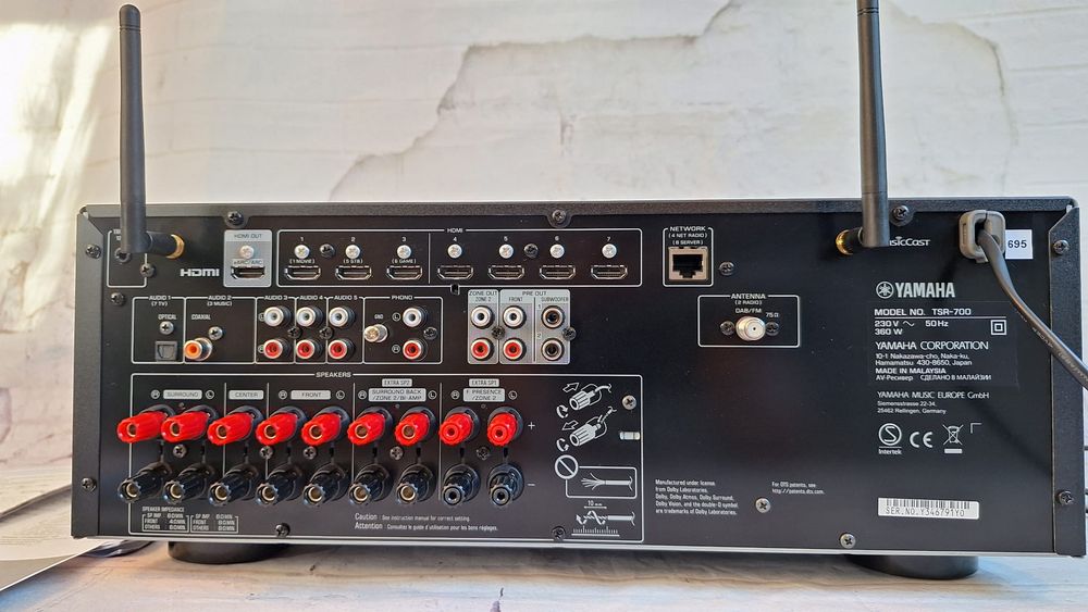 Piękna Yamaha TSR-700 z Wifi Bluetooth eARC MusicCast 8K Atmos
