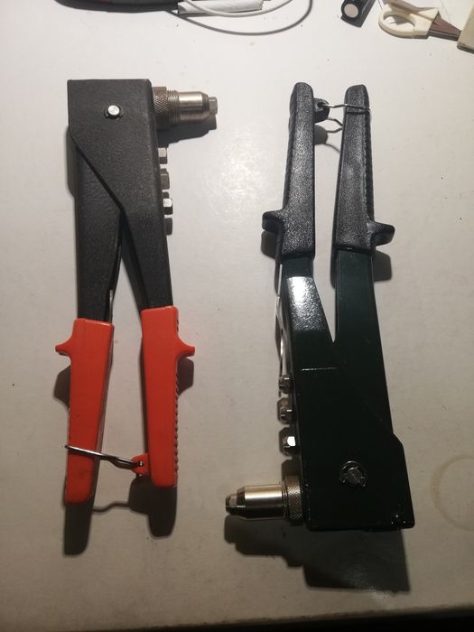 Ручний заклепувальний пістолет (заклепочник)