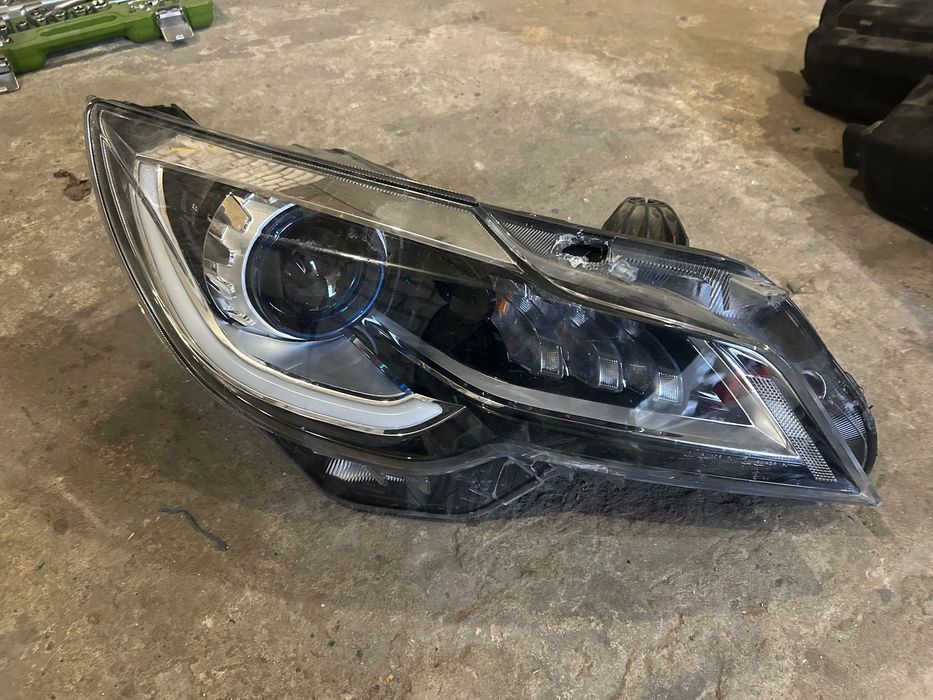 Передні фари на авто Jetour X70