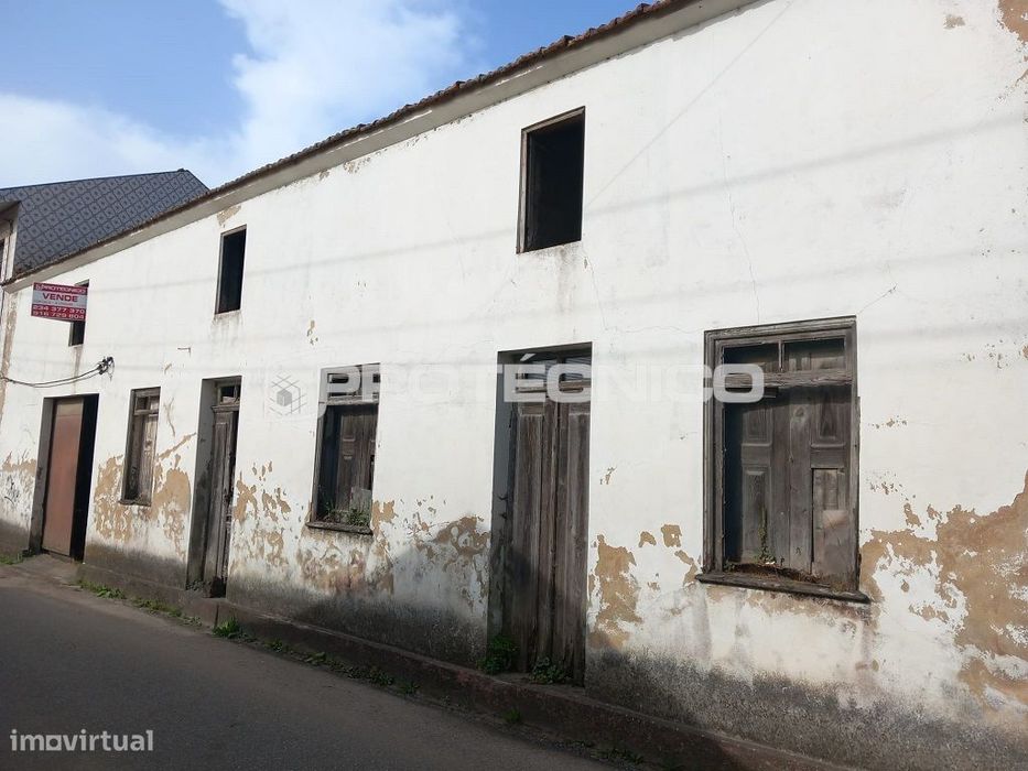 Terreno c/ construção em ruína – Cacia