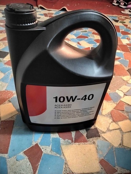 Óleo motor Norauto. Recipiente selado. Comprei mas não usei.