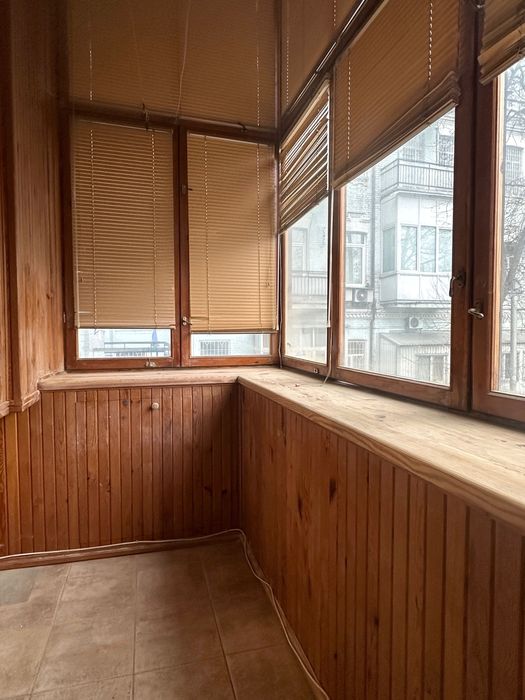 ЗАВЖИ Є СВІТЛО! Центр міста. Оренда 1-к. квартири 34 м2 - Десятинна 13