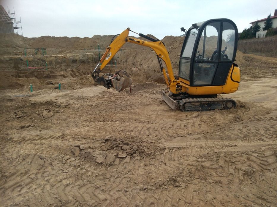 Minikoparka Usługi Mini koparka prace ziemne nawet Małe Roboty