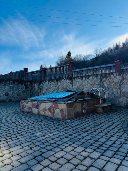 Продаж готельно-ресторанного комплексу у с.Росохач. (485 м.кв.,)РІЧКА