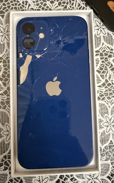 Продам iPhone 12