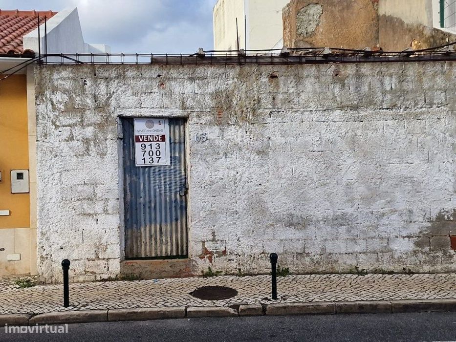 Terreno Urbano | 210m2 | São Julião do Tojal.