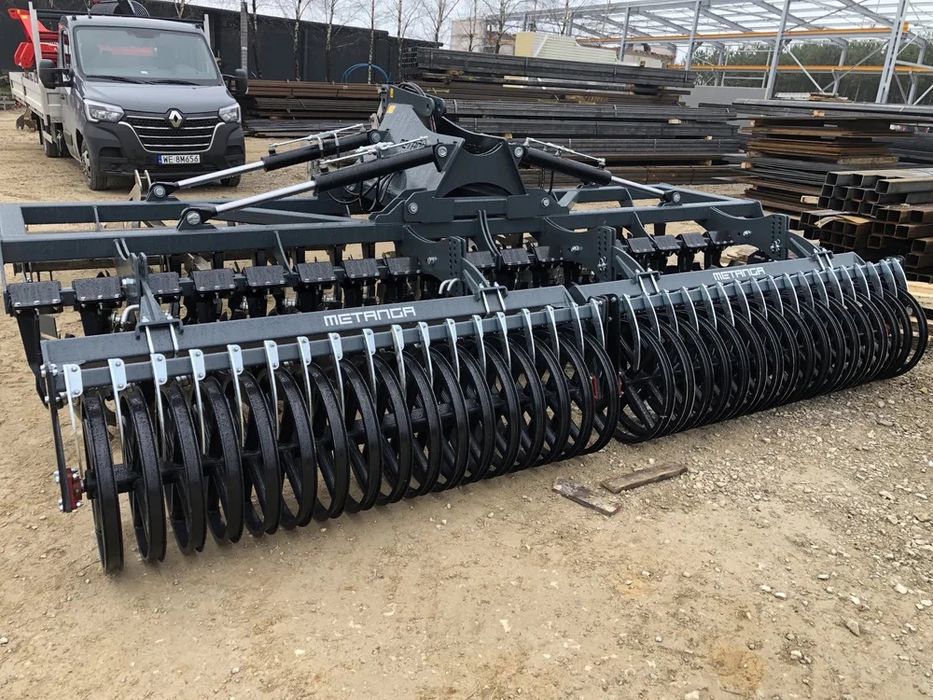 Brona talerzowa hydrauliczna hydraulicznie Metanga BTH 4;4,5;5;5,5;6m